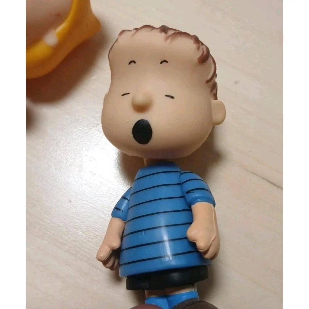 Charlie Brown Mixed Christmas Figure Lot